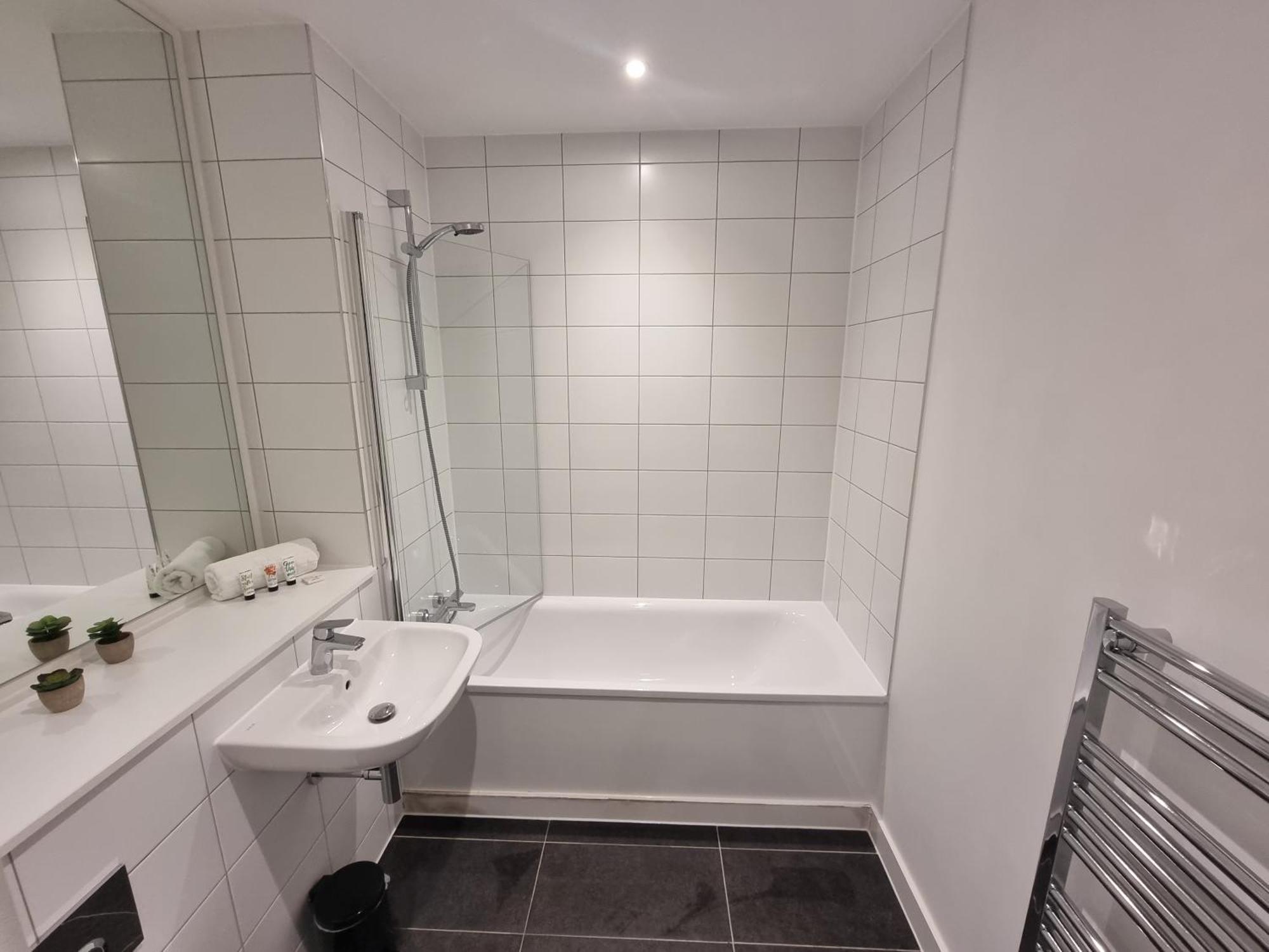 Trafford Suite Modern 1 Bed With Cinema Room Manchester Exteriör bild